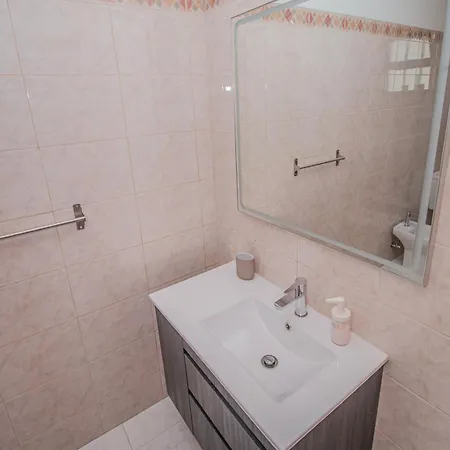 Charming Private Rooms In An Apartment A1 Penha - Faro Exterior photo